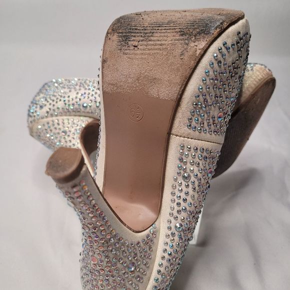FLOURISH Jeweled Womens Heel 👠 - Picture 4 of 8